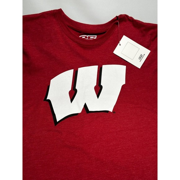 University of WISCONSIN Badgers T Shirt Adult XL Red SS Cotton Poly Blend E5 NEW - Picture 1 of 9